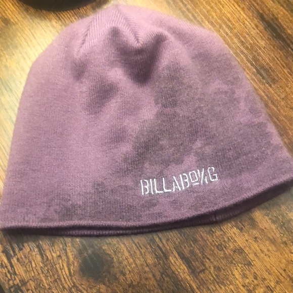 COPY - NWOT Billabong beanie - Picture 3 of 3